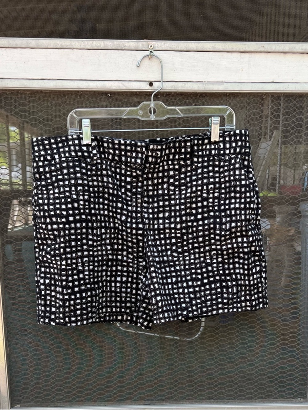 LOFT Black and White Geometric Print Shorts